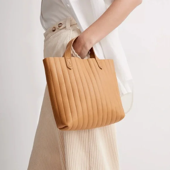 NWT! Madewell The Mini Transport Crossbody: Bubble Pleat Edition in Golden Oak - Picture 4 of 14
